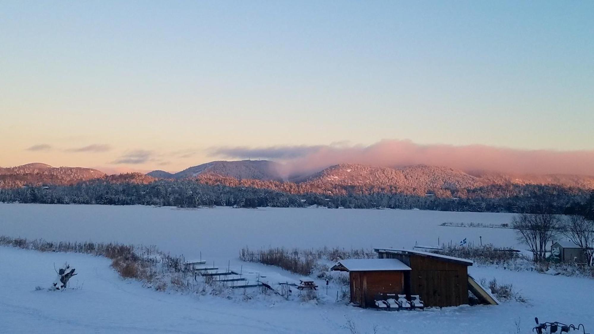 Resort Lac Ste-Marie Lac Sainte-Marie Esterno foto