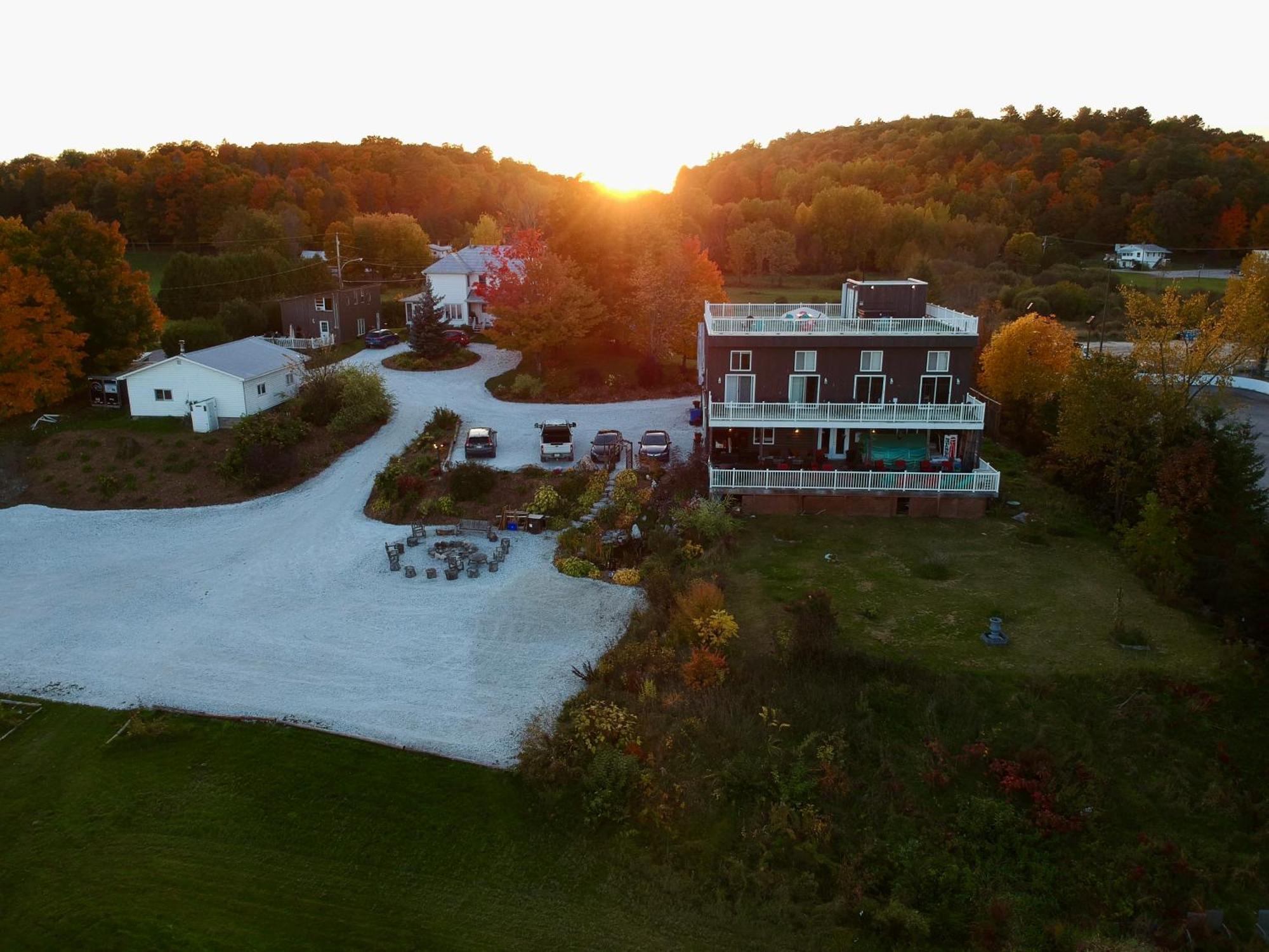 Resort Lac Ste-Marie Lac Sainte-Marie Esterno foto